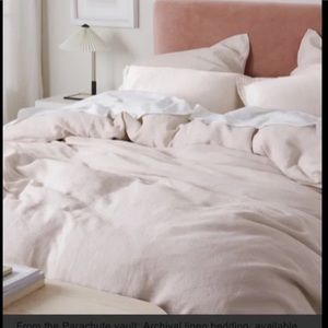Parachute Linen duvet cover in blush